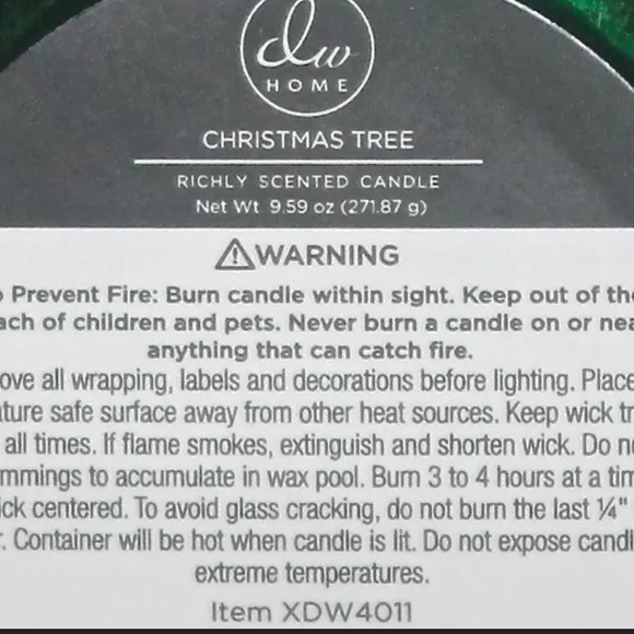 DW HOME CANDLE CHRISTMAS TREE RICHLY SCENTED NEW - Picture 3 of 3